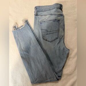 American Eagle Outfitters Light Blue Cropped Jeans